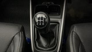 Used 2022 Maruti Suzuki XL6 Alpha Plus MT Petrol Petrol Manual interior GEAR  KNOB VIEW