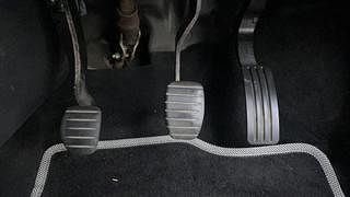 Used 2017 Renault Captur [2017-2020] Platine Diesel Dual tone Diesel Manual interior PEDALS VIEW