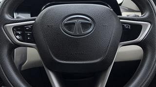 Used 2016 Tata Zest [2014-2019] XT Petrol Petrol Manual top_features Airbags
