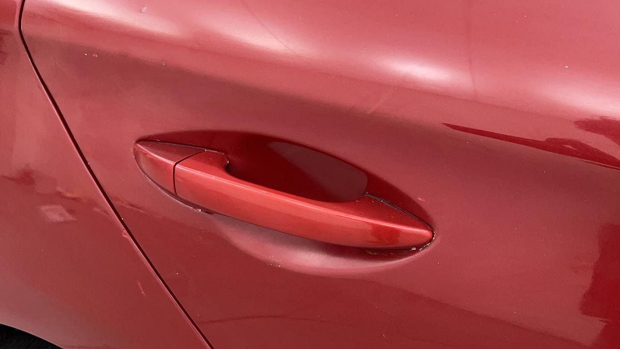 Used 2015 Hyundai Elite i20 [2014-2018] Sportz 1.2 Petrol Manual dents MINOR SCRATCH