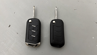 Used 2022 Mahindra Bolero B6 (O) Diesel Manual extra CAR KEY VIEW