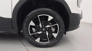 Used 2022 Tata Punch Accomplished Dazzle Pack MT Petrol Manual tyres RIGHT FRONT TYRE RIM VIEW