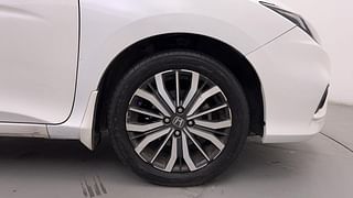 Used 2017 Honda City [2017-2020] VX CVT Petrol Automatic tyres RIGHT FRONT TYRE RIM VIEW