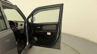 Used 2016 Maruti Suzuki Wagon R 1.0 [2013-2019] LXi CNG Petrol+cng Manual interior RIGHT FRONT DOOR OPEN VIEW