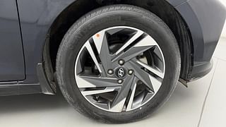 Used 2021 Hyundai New i20 Asta (O) 1.0 Turbo DCT Petrol Automatic tyres RIGHT FRONT TYRE RIM VIEW