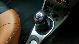 Used 2019 Renault Duster [2015-2019] 110 PS RXZ 4X2 MT Diesel Manual interior GEAR  KNOB VIEW