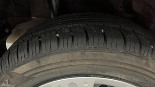 Used 2014 Honda Amaze [2013-2016] 1.2 S i-VTEC Petrol Manual tyres RIGHT REAR TYRE TREAD VIEW