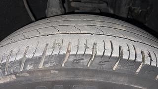 Used 2019 Mahindra Marazzo M6 8str Diesel Manual tyres RIGHT FRONT TYRE TREAD VIEW
