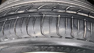 Used 2011 Hyundai i20 [2008-2012] Asta 1.4 AT Petrol Automatic tyres LEFT FRONT TYRE TREAD VIEW