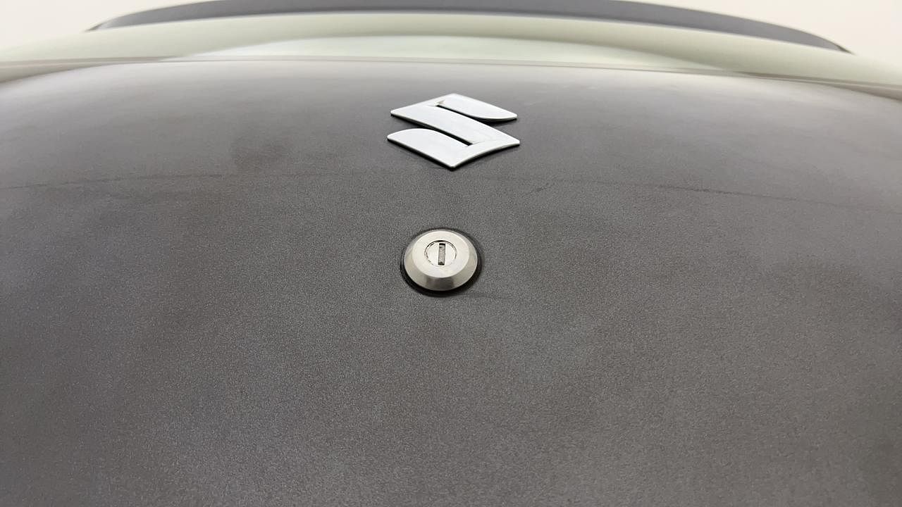 Used 2018 Maruti Suzuki Alto K10 [2014-2019] VXI AMT (O) Petrol Automatic dents MINOR SCRATCH