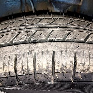 Used 2019 Maruti Suzuki Alto 800 [2019-2022] LXI Petrol Manual tyres LEFT FRONT TYRE TREAD VIEW