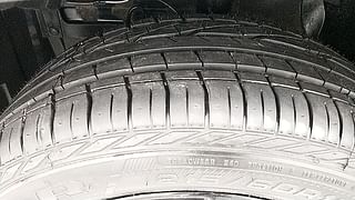 Used 2019 Maruti Suzuki Vitara Brezza [2016-2020] ZDi Diesel Manual tyres LEFT FRONT TYRE TREAD VIEW