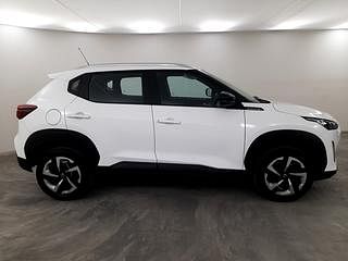 Used 2021 Nissan Magnite XL Petrol Manual exterior RIGHT SIDE VIEW