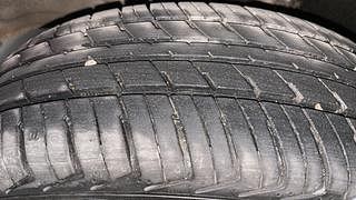 Used 2010 Maruti Suzuki Wagon R 1.0 [2010-2019] VXi Petrol Manual tyres LEFT FRONT TYRE TREAD VIEW