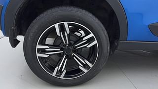 Used 2019 Tata Nexon [2017-2020] XZ Petrol Petrol Manual tyres RIGHT REAR TYRE RIM VIEW