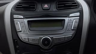 Used 2015 Hyundai Eon [2011-2018] Magna + Petrol Manual top_features Integrated (in-dash) music system