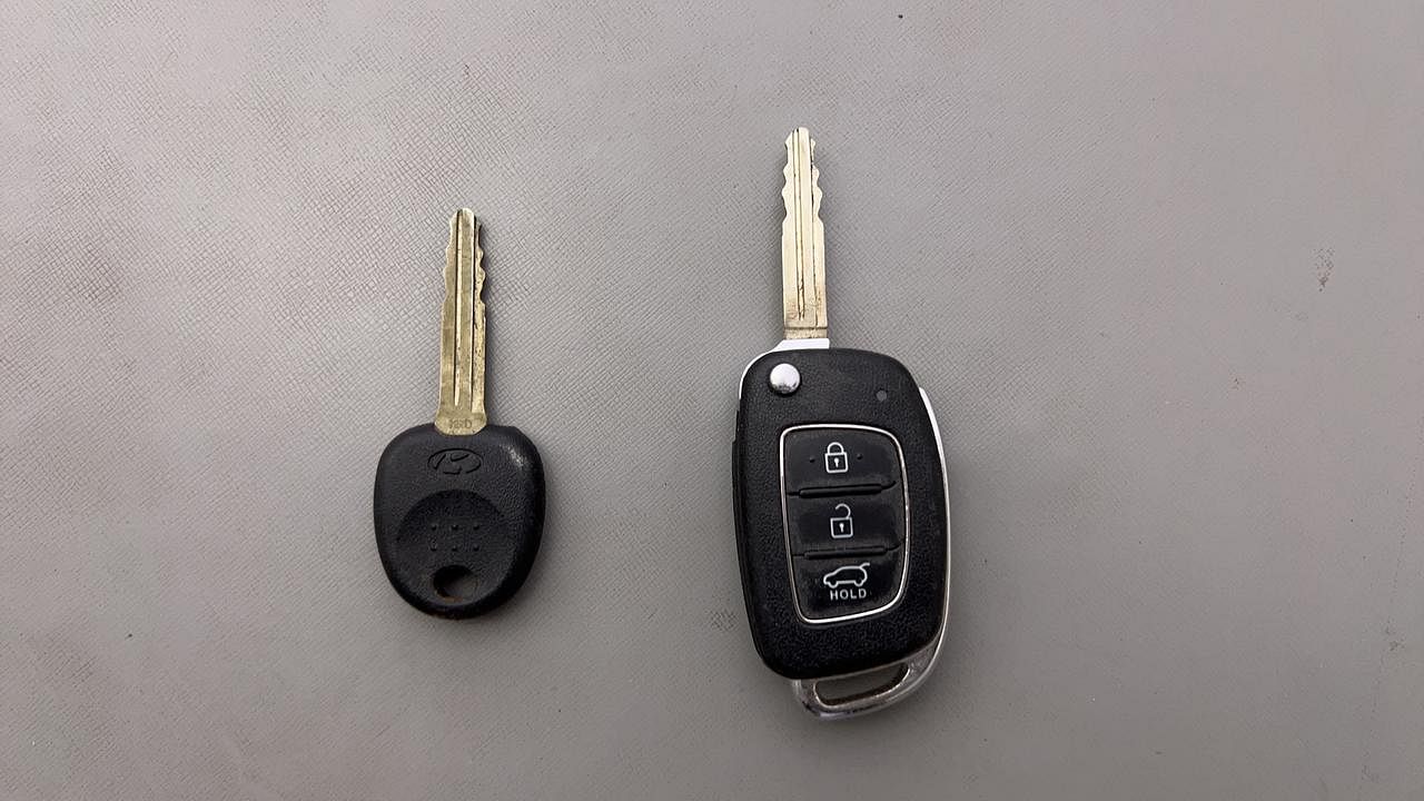 Used 2020 Hyundai Venue [2019-2022] S 1.2 Petrol Manual extra CAR KEY VIEW