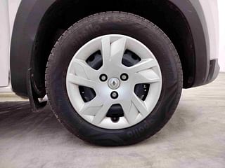 Used 2022 Renault Kwid 1.0 RXT AMT Opt Petrol Automatic tyres RIGHT FRONT TYRE RIM VIEW