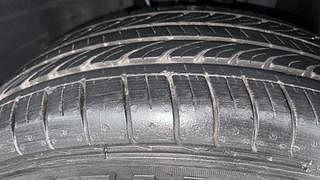 Used 2022 Hyundai Venue [2019-2022] S+ 1.2 Petrol Manual tyres RIGHT FRONT TYRE TREAD VIEW