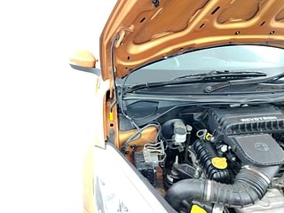 Used 2018 Tata Tiago [2016-2020] Revotron XZ Petrol Manual engine ENGINE RIGHT SIDE HINGE & APRON VIEW