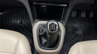 Used 2018 Hyundai Xcent [2017-2019] SX Petrol Petrol Manual interior GEAR  KNOB VIEW