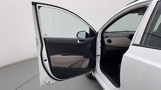 Used 2019 Hyundai Grand i10 [2017-2020] Sportz 1.2 Kappa VTVT Petrol Manual interior LEFT FRONT DOOR OPEN VIEW