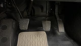Used 2017 Hyundai Elite i20 [2014-2018] Asta 1.2 (O) Petrol Manual interior PEDALS VIEW
