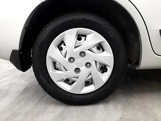 Used 2014 Honda Amaze [2013-2016] 1.2 E i-VTEC Petrol Manual tyres RIGHT REAR TYRE RIM VIEW