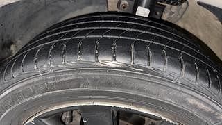 Used 2015 Volkswagen Vento [2015-2019] Highline Petrol AT Petrol Automatic tyres LEFT FRONT TYRE TREAD VIEW