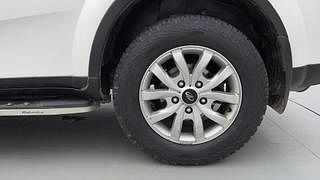 Used 2016 Mahindra XUV500 [2015-2018] W10 FWD AT 1.99 Diesel Automatic tyres LEFT REAR TYRE RIM VIEW