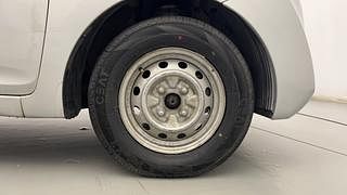 Used 2015 Hyundai Eon [2011-2018] Era + Petrol Manual tyres RIGHT FRONT TYRE RIM VIEW