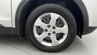 Used 2020 Mahindra XUV 300 W6 Petrol Petrol Manual tyres RIGHT FRONT TYRE RIM VIEW