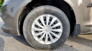 Used 2015 Maruti Suzuki Swift Dzire [2012-2017] LDI Diesel Manual tyres LEFT FRONT TYRE RIM VIEW