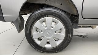 Used 2021 maruti-suzuki Eeco AC CNG 5 STR Petrol+cng Manual tyres RIGHT REAR TYRE RIM VIEW