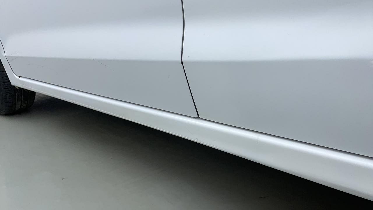Used 2017 Ford Figo [2015-2019] Titanium 1.2 Ti-VCT Petrol Manual dents MINOR DENT