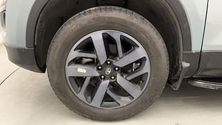 Used 2022 Tata Safari XZA Plus Adventure Diesel Automatic tyres LEFT FRONT TYRE RIM VIEW