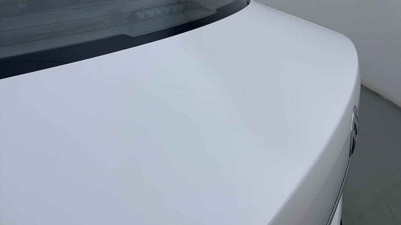 Used 2016 Volkswagen Vento [2015-2019] Highline Petrol AT Petrol Automatic dents MINOR SCRATCH