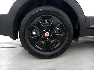 Used 2019 Hyundai Creta [2018-2020] 1.6 E+ VTVT Petrol Manual tyres RIGHT REAR TYRE RIM VIEW