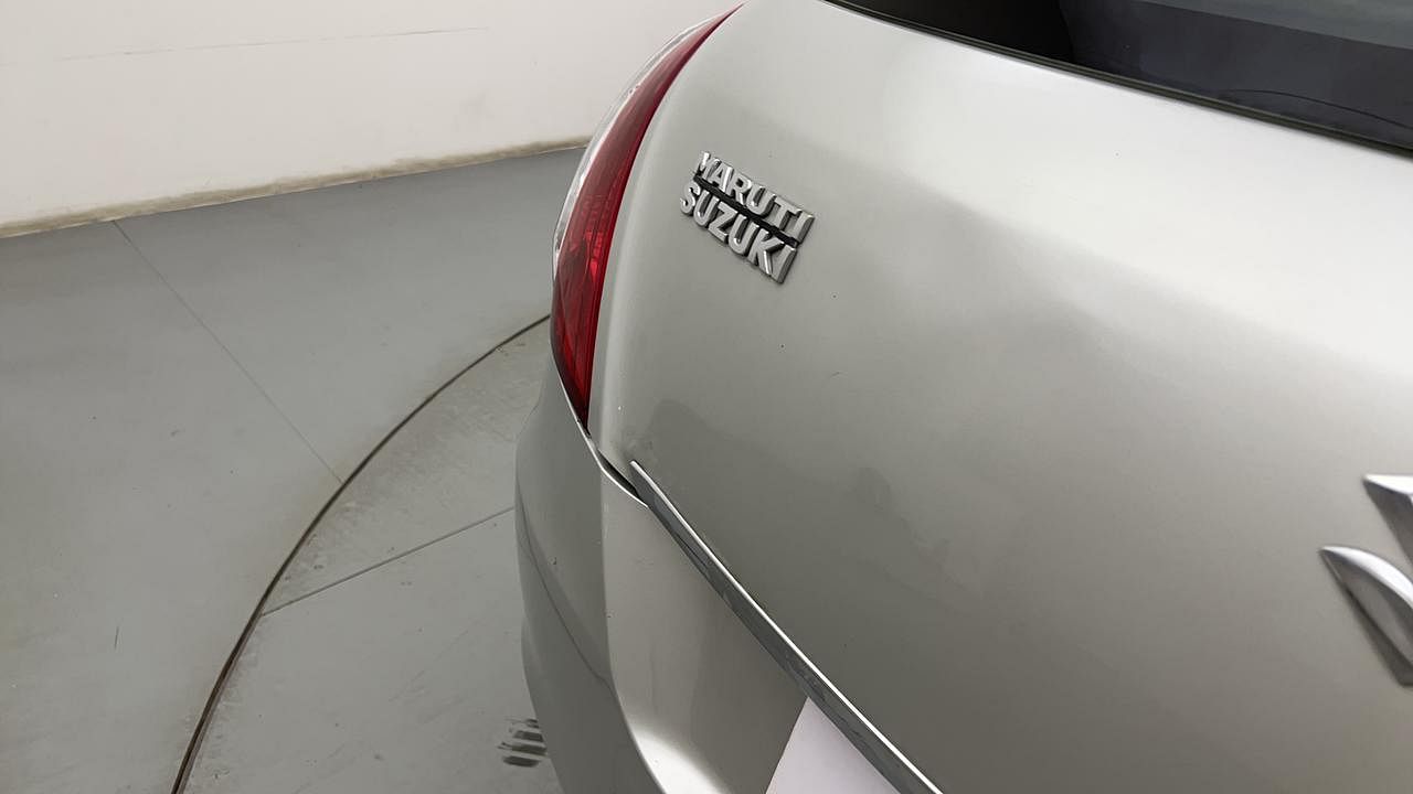 Used 2015 Maruti Suzuki Swift [2011-2017] VXi Petrol Manual dents MINOR DENT