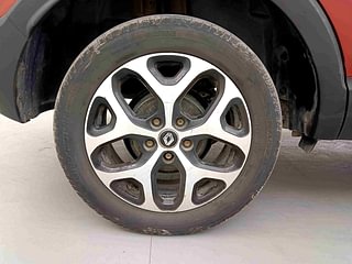 Used 2018 Renault Captur [2017-2020] 1.5 Platine diesel Diesel Manual tyres RIGHT REAR TYRE RIM VIEW