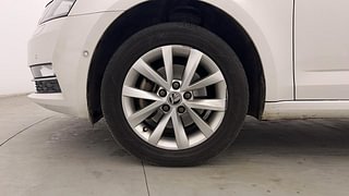 Used 2018 Skoda Octavia [2017-2019] 2.0 TDI AT L K Diesel Automatic tyres LEFT FRONT TYRE RIM VIEW