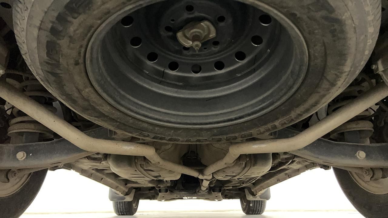 Used 2018 Mahindra XUV500 [2015-2018] W10 AT Diesel Automatic extra REAR UNDERBODY VIEW (TAKEN FROM REAR)