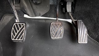 Used 2022 Maruti Suzuki XL6 Alpha MT Petrol Petrol Manual interior PEDALS VIEW