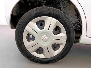 Used 2014 Maruti Suzuki Wagon R 1.0 [2010-2019] VXi Petrol Manual tyres RIGHT REAR TYRE RIM VIEW