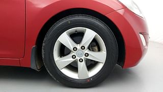 Used 2012 Hyundai Neo Fluidic Elantra [2012-2016] 1.6 SX MT CRDi Diesel Manual tyres RIGHT FRONT TYRE RIM VIEW