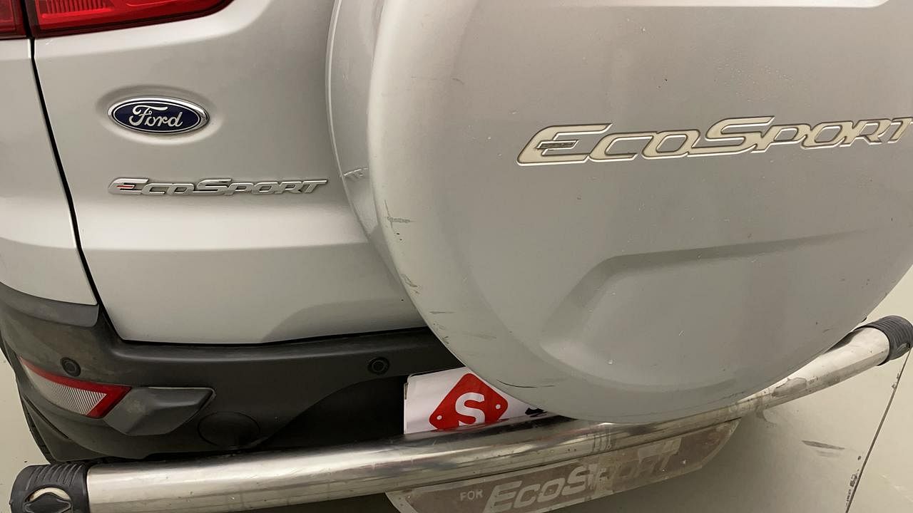 Used 2016 Ford EcoSport [2015-2017] Titanium 1.5L Ti-VCT Petrol Manual dents MINOR SCRATCH