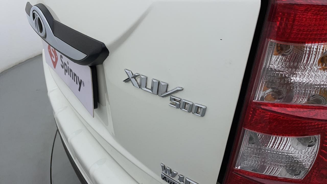 Used 2016 Mahindra XUV500 [2015-2018] W10 FWD AT 1.99 Diesel Automatic dents MINOR DENT