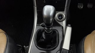 Used 2018 Mahindra XUV500 [2018-2020] W11 Diesel Manual interior GEAR  KNOB VIEW