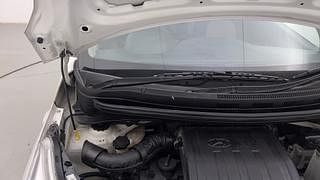 Used 2019 Hyundai Grand i10 [2017-2020] Magna AT 1.2 Kappa VTVT Petrol Automatic engine ENGINE RIGHT SIDE HINGE & APRON VIEW