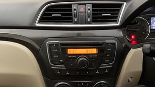 Used 2014 Maruti Suzuki Ciaz [2014-2017] VXi Petrol Manual top_features Integrated (in-dash) music system
